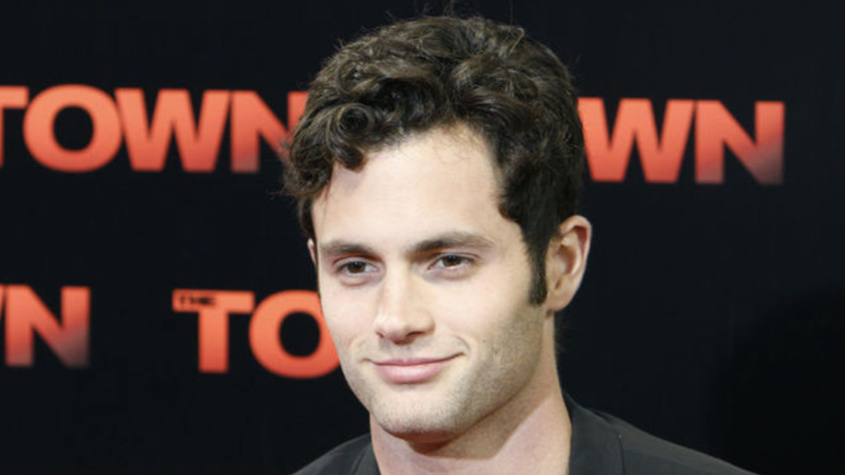 Oyuncu Penn Badgley herkesi şaşırttı: Başucumda Kur’an-ı Kerim var