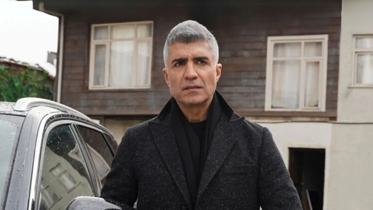 Özcan Deniz, sosyal medya hesabından ağabeyi Ercan Deniz’e seslendi: “Zavallı herif”