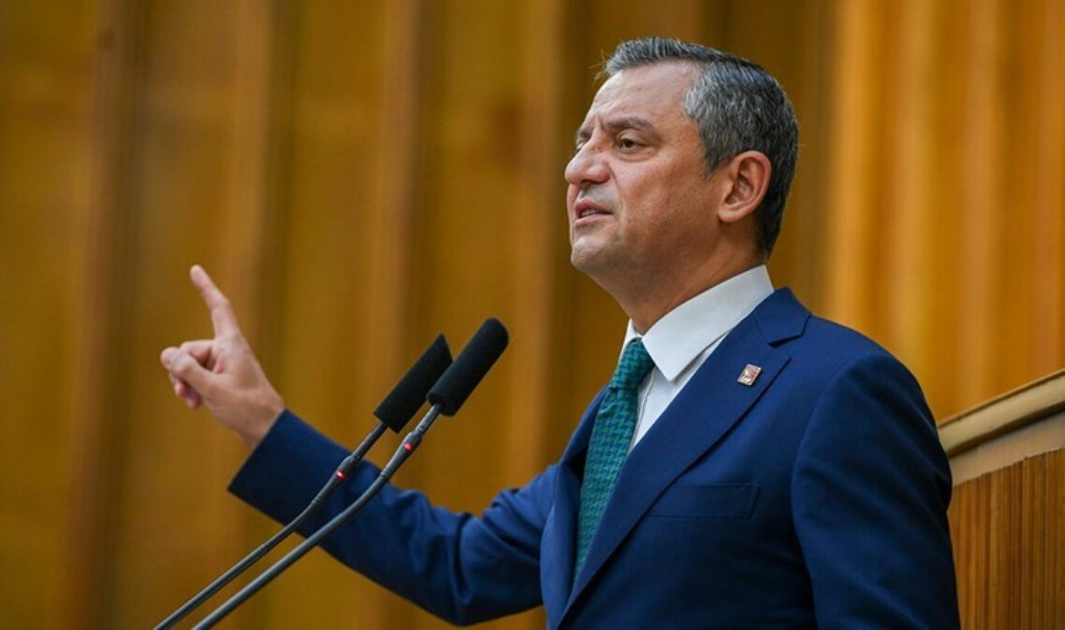 Özgür Özel saldırı sonrası Meclis Grup Toplantısı’nda konuşuyor: ‘Yarın akşam Beyazıt Meydanı’ndayız’