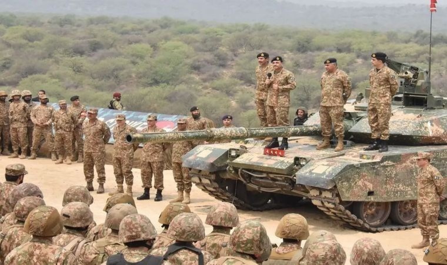 Pakistan’dan Hindistan’a misilleme: ‘Durum son derece gergin’