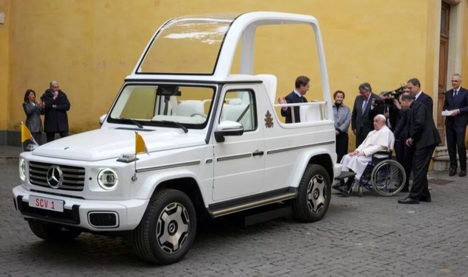 “Papamobil” aracını Gazzeli çocuklara bağışladığı ortaya çıktı