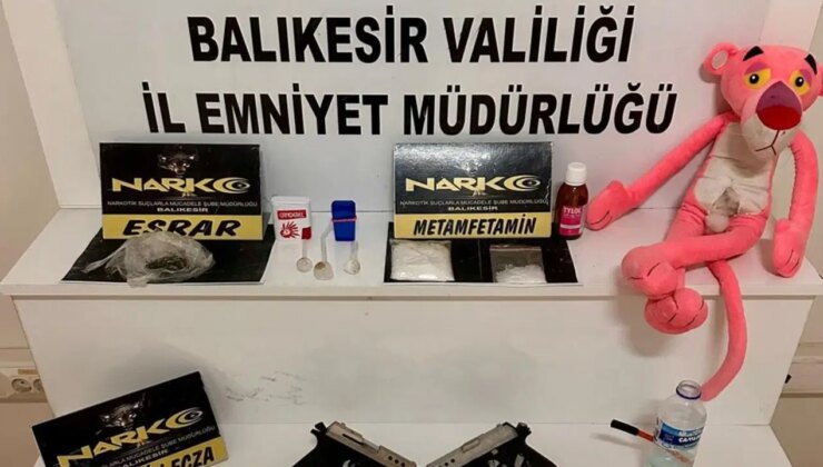 Pembe panter oyuncağından uyuşturucu çıktı