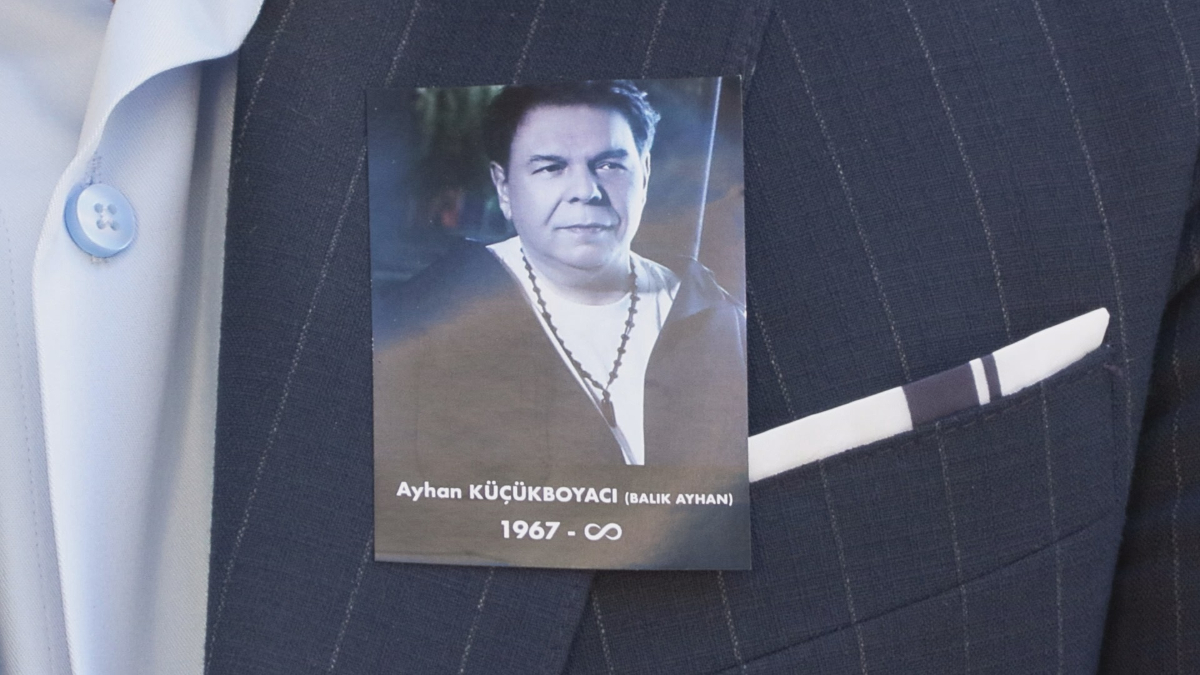 Roman müziğinin sevilen ismi ‘Balık Ayhan’ son yolculuğuna uğurlandı