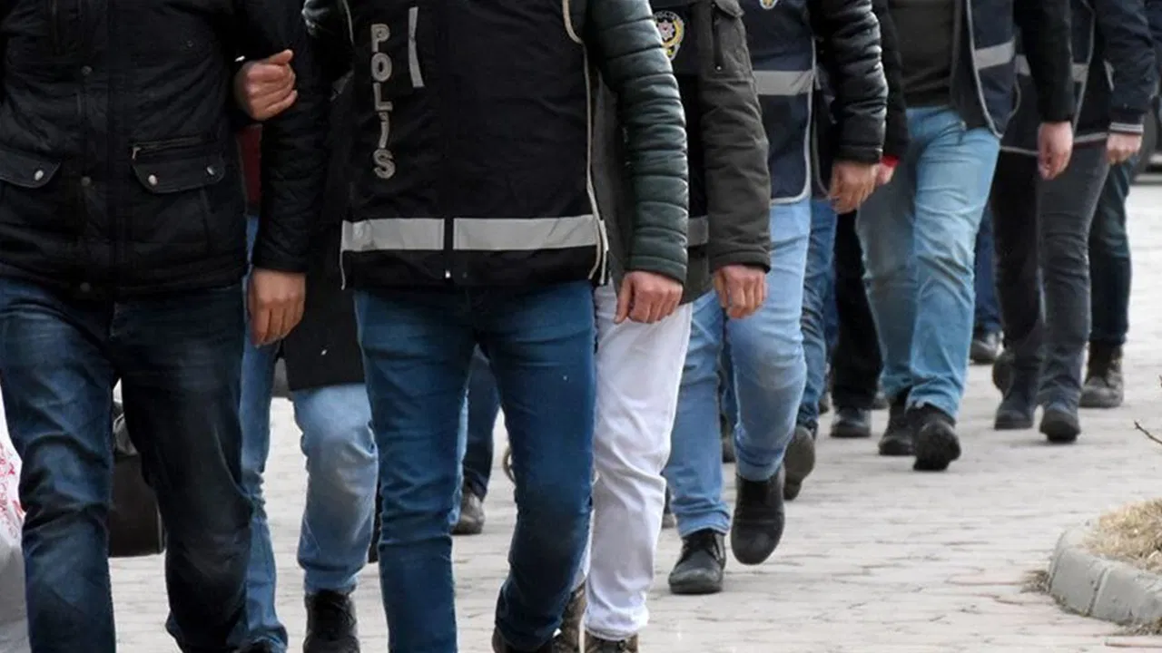 Sahte yatırım ilanıyla 33 milyon TL’lik vurgun! Yakayı ele verdiler: 6 tutuklama