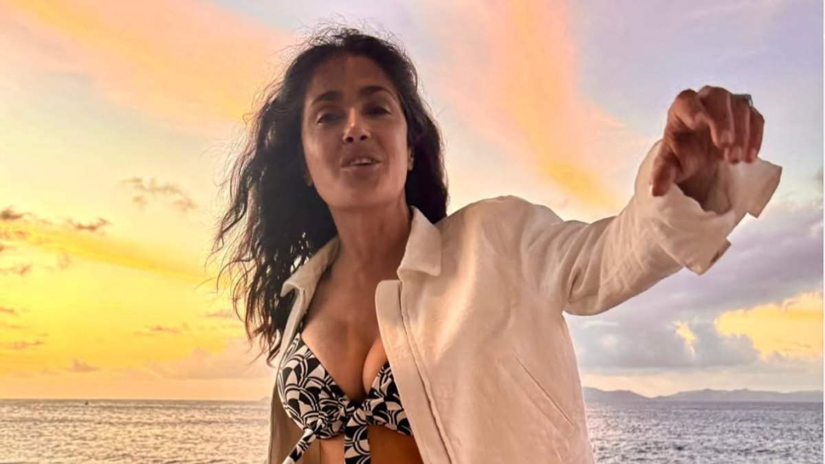 Salma Hayek bikinisiyle yeni pozunu verdi! İşte beslenme yöntemi