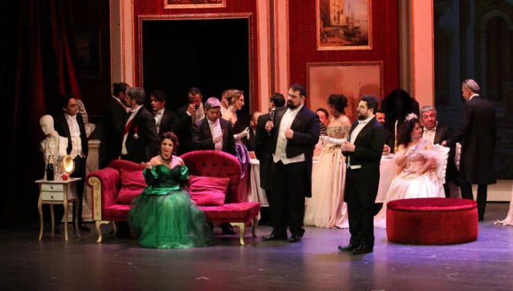 Samsun Devlet Opera ve Balesi ‘La Traviata’ operasını sahneledi