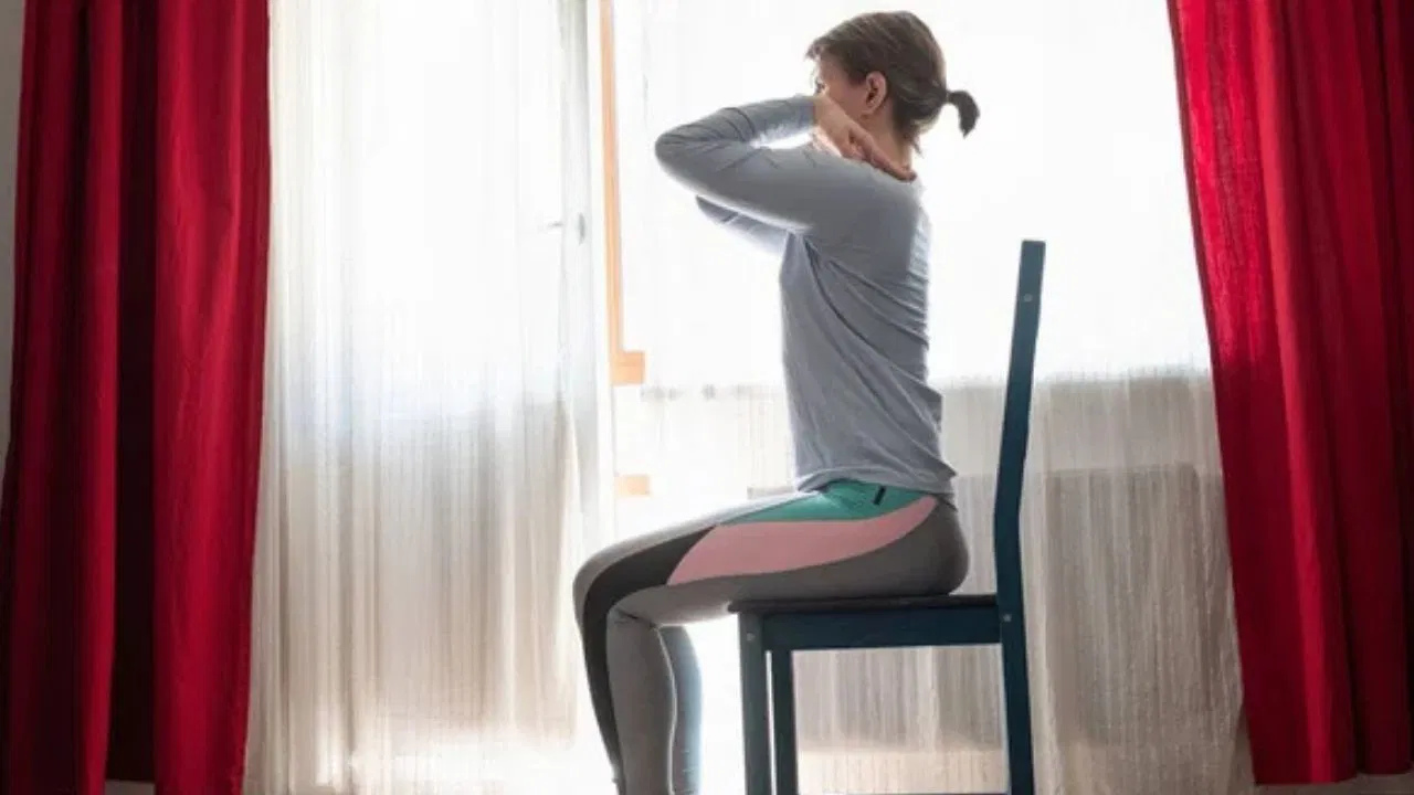 Sandalyede zayıfla: Oturduğun yerden yapabileceğin 6 etkili egzersiz