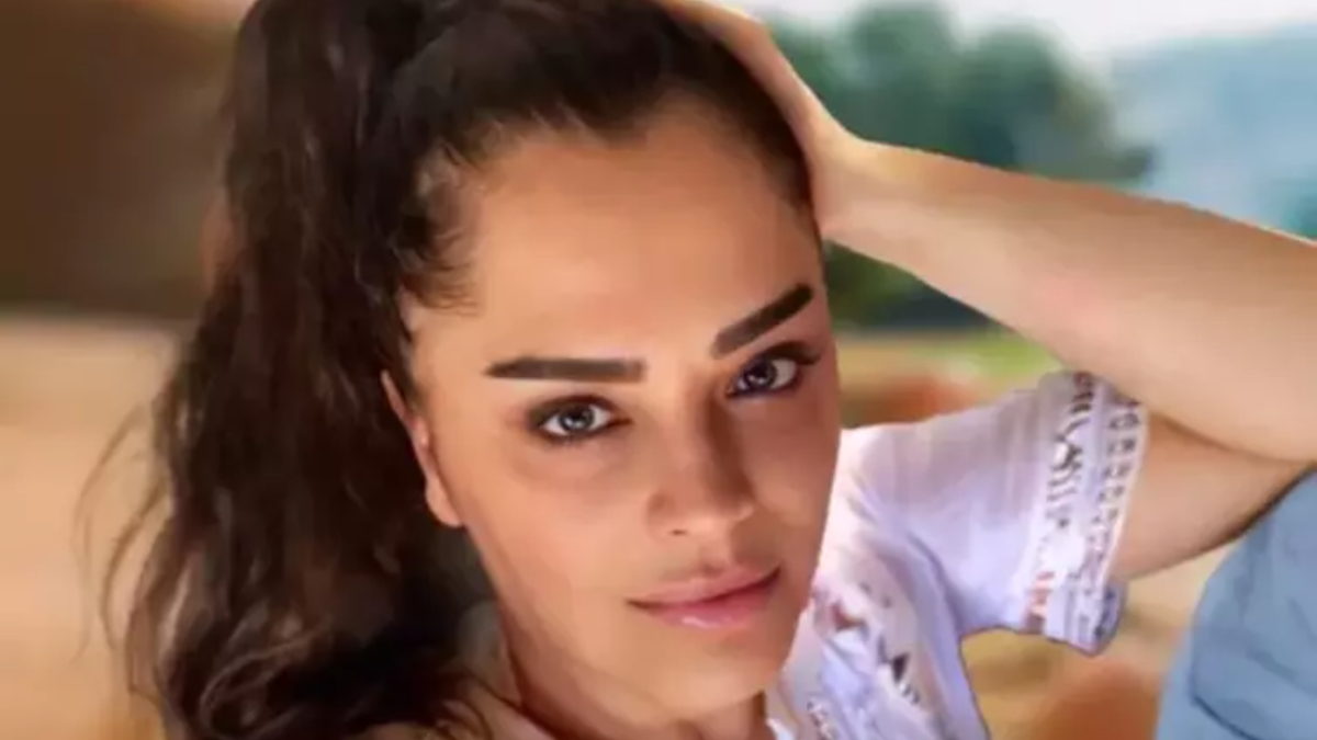 Şarkıcı Reyhan Karaca’yı ağlatan itiraf: “Evlenmediğim için çok pişmanım”