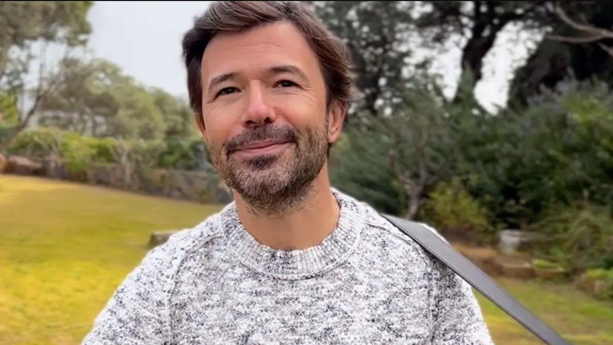 Şarkıcı Yalın’ı restoran çalışanı ifşa etti: “Beni herkesin içinde ağlattı”