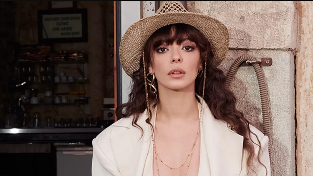 Selin Şekerci rahatsızlandı! Sosyal medyadan hastalığını açıkladı