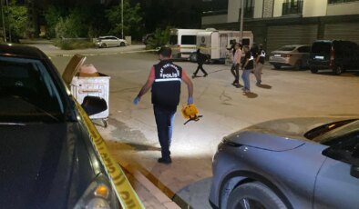 Seyir halindeki araçtan işyeri önünde oturanlara ateş açtılar: 2’si ağır 8 yaralı