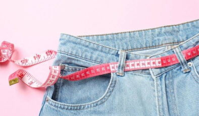 Şişkinlikten arınarak karın bölgesindeki yağlara veda edin: Fit bir görünüm için sofranızda değiştirmeniz gereken 8 alışkanlık