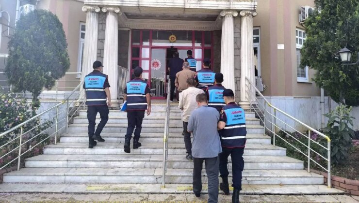 Sit alanında kazı yaparken suçüstü yakalandılar!