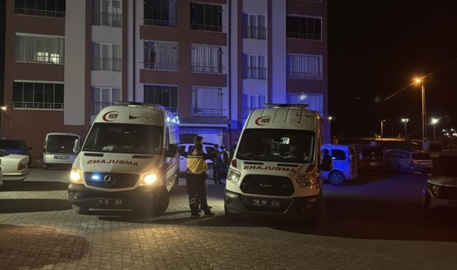 Sivas’ta kan donduran cinayet: İki kardeş boğazları kesilmiş olarak bulundu