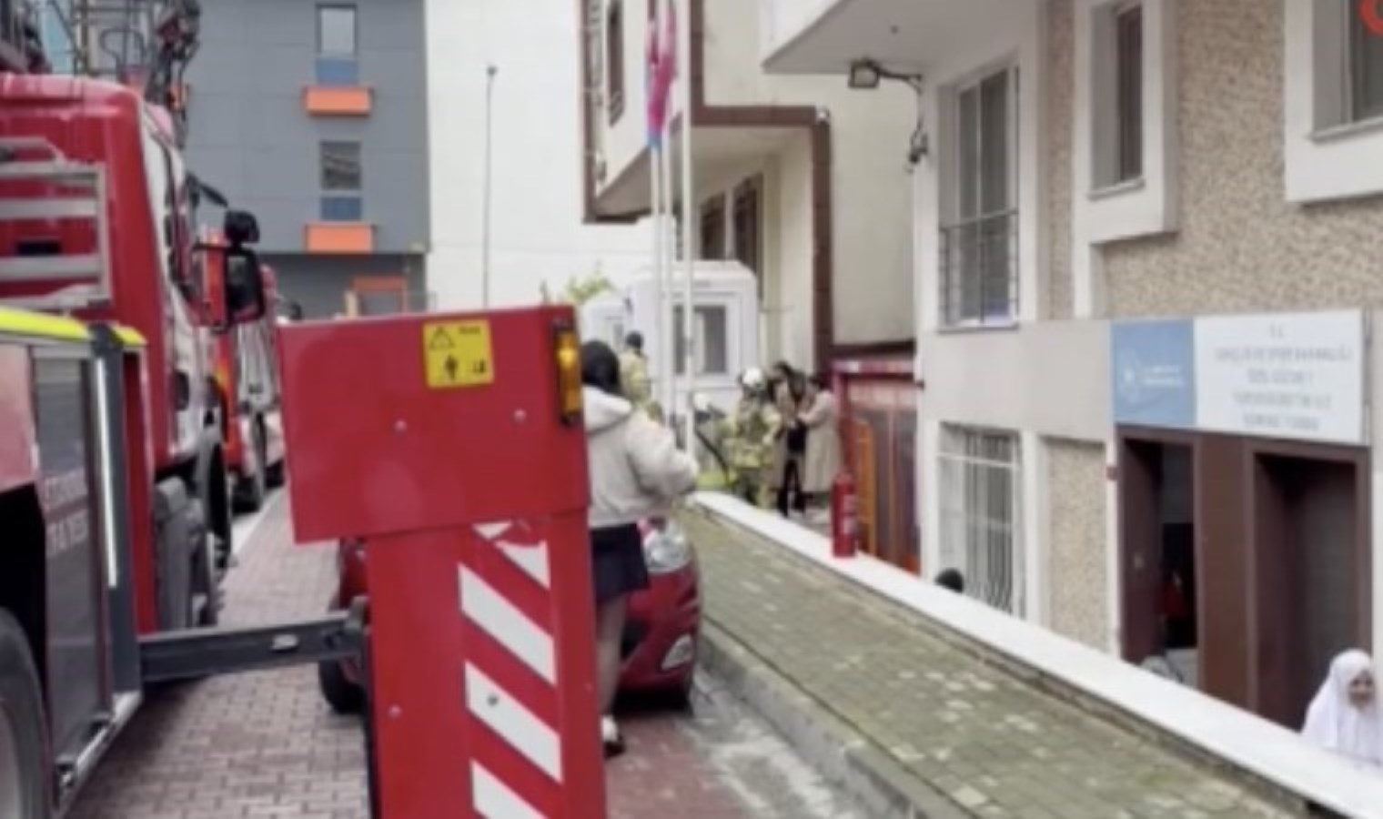 Son Dakika… İstanbul’da kız yurdunda yangın!