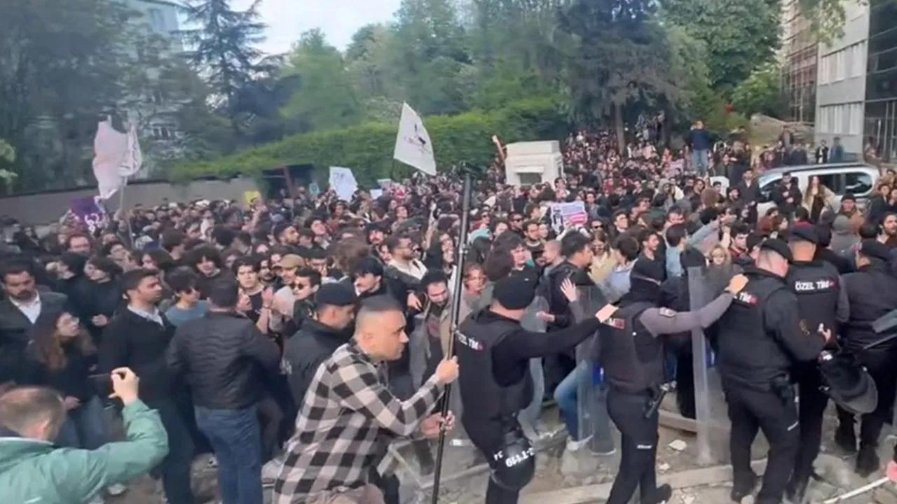 Son dakika… Nureddin Yıldız’ı protesto ettikleri için tutuklanan Boğaziçili 6 öğrenci serbest!