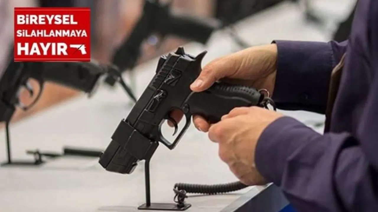 Sosyal medyada silah teşhir edenlere operasyon: 14 gözaltına alındı