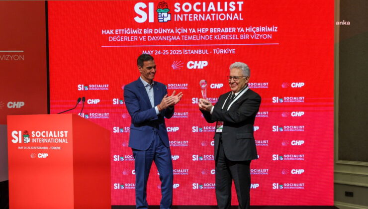 Sosyalist Enternasyonal Konsey Toplantısı’nda Pena Gomez Ödülleri: Başbakan Sanchez’den Zülfü Livaneli’ye ödül