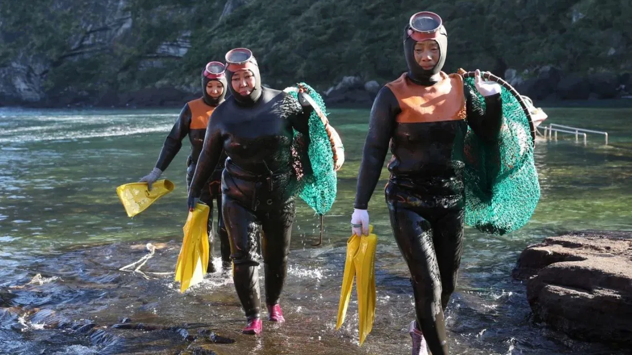Su altının ‘Anaerkil’ krallığı: Bu kadınlar nefes almadan su altında kalabiliyor