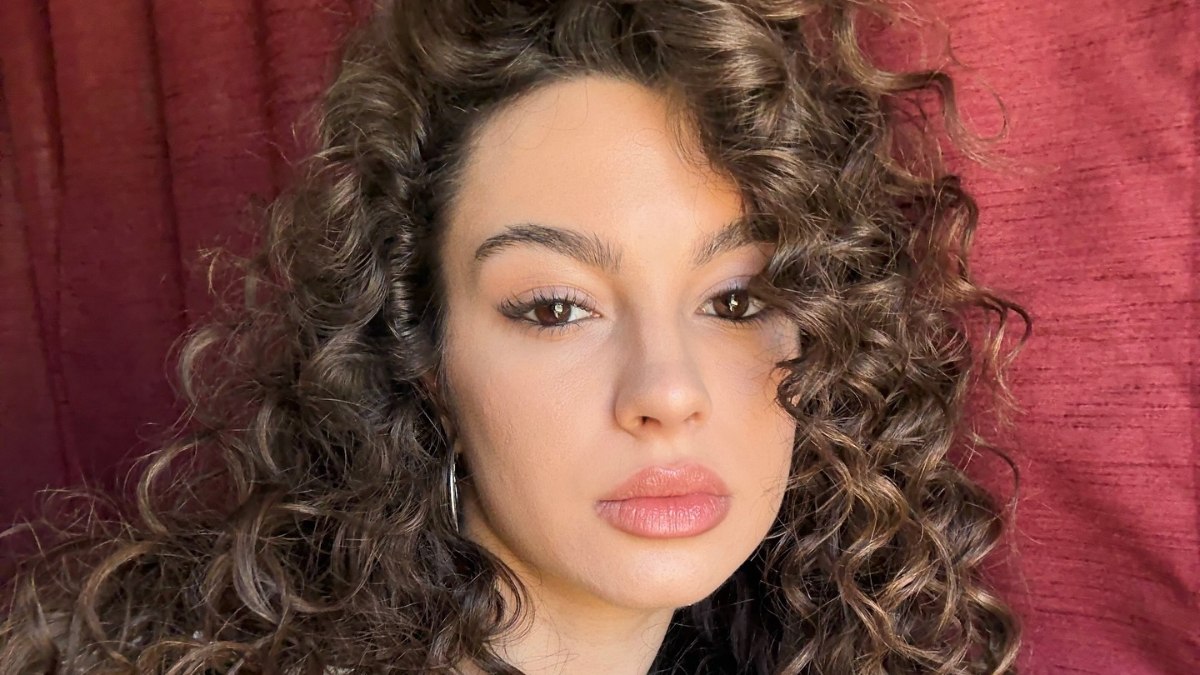 Su Burcu Yazgı Coşkun’un selfie paylaşımı! Fotoğraflara beğeni yağdı