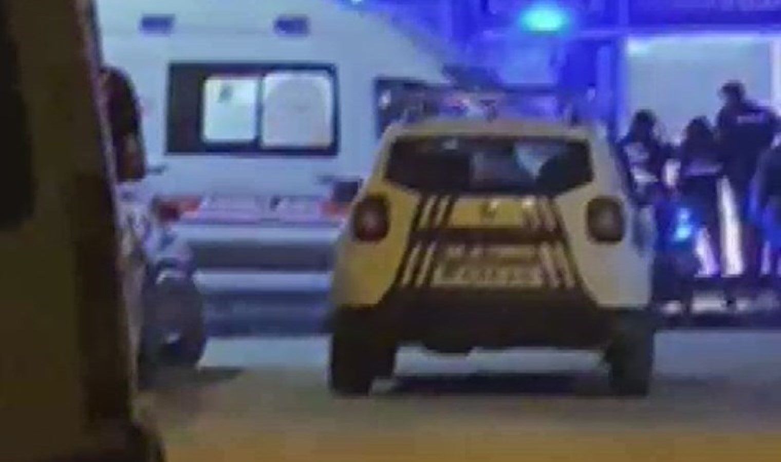 Sultangazi’de ortalık karıştı: Düğün salonunda kavga çıktı!