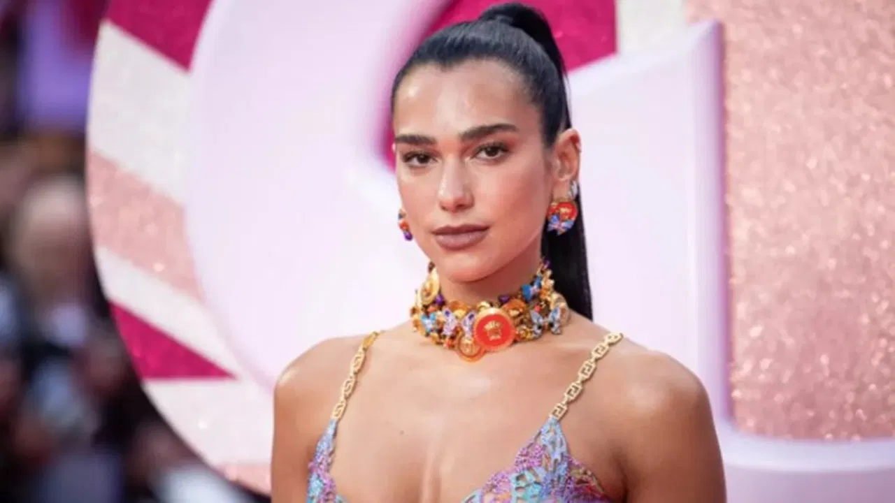 Taraftar çok istemişti: Dua Lipa, Yenikapı’ya gelmek için servet istedi