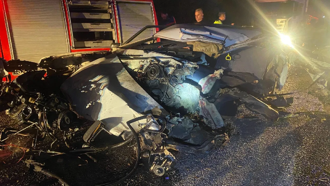 Tokat’ta feci kaza… Araçlar kafa kafaya çarpıştı: Ölü ve yaralılar var!