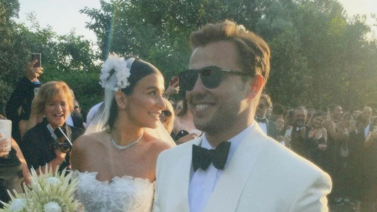 Tolga Sarıtaş’tan Zeynep Mayruk’a sürpriz parti