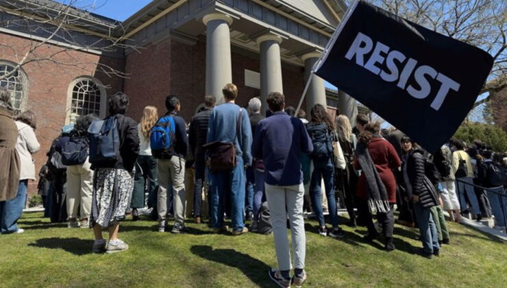 Trump’tan Harvard’a: “Yöntemlerininizi değiştirin…”