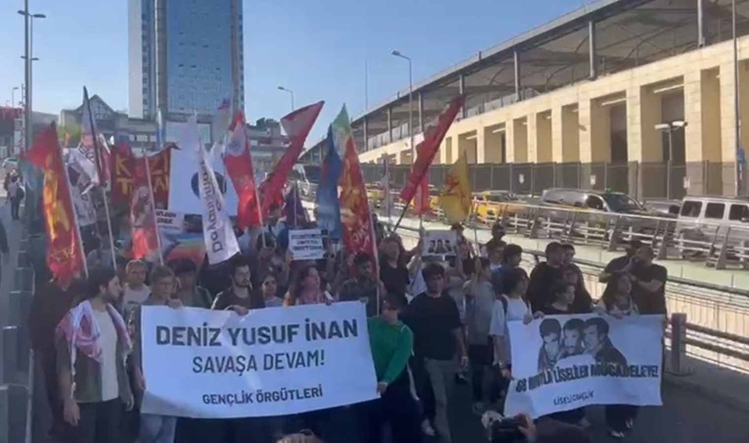 Üç Fidan Dolmabahçe’de anıldı: “Denizler ölmedi kavgamızda yaşıyor”