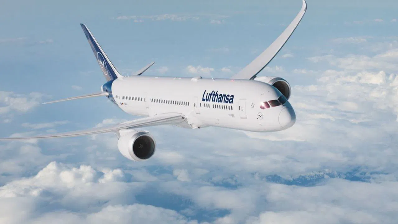 Uçak dakikalarca pilotsuz kaldı: Kaptan tuvalette, kopilot bayıldı