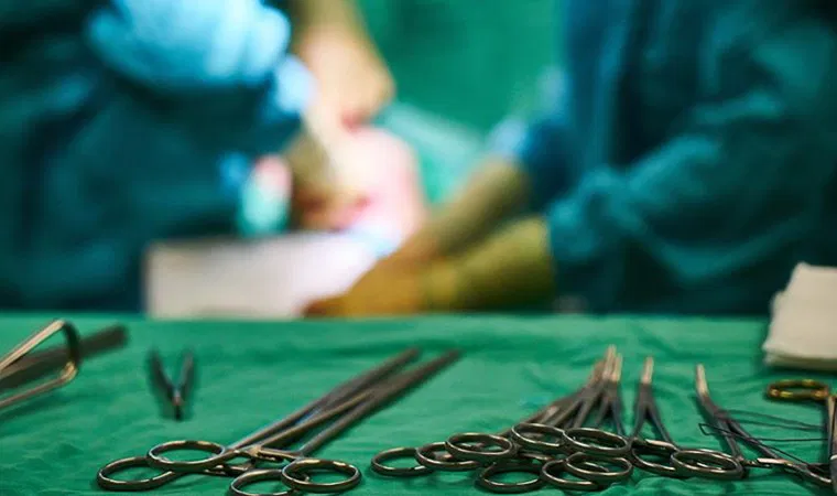 Üniversite hastanesinde ‘bıçak parası’ iddiası: Profesör ve sekreteri gözaltına alındı