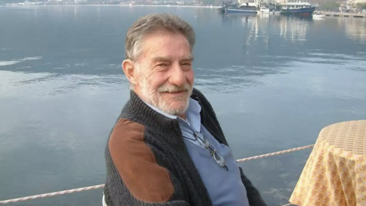 Ünlü oyuncu Ahmet Mekin hastaneye kaldırıldı