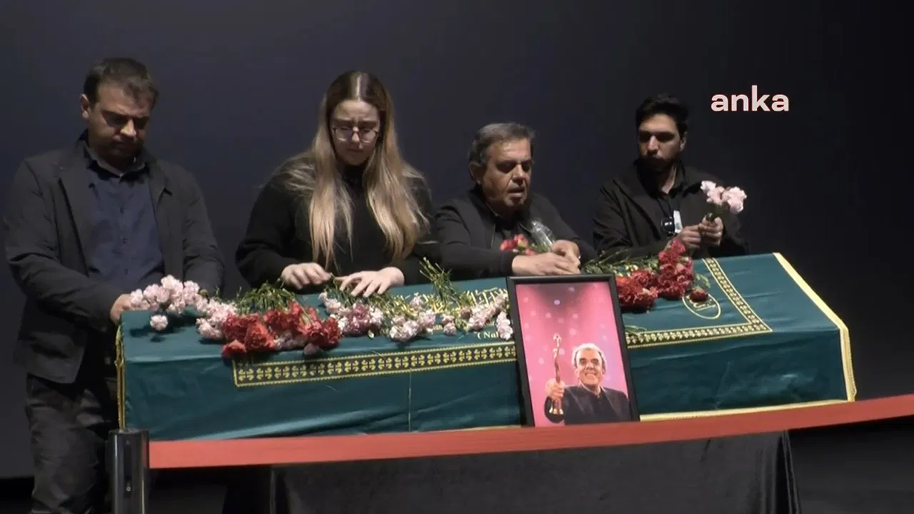 Usta yönetmen Ali Özgentürk’e veda… Kızının sözleri törene damga vurdu: ‘Babamın mirası sinemayla yaşayacak’