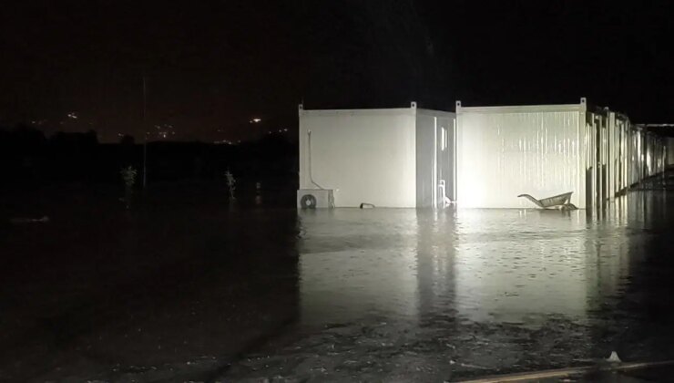 Valilik uyarıları dinlemedi: Geçici köpek barınağı sular altında kaldı