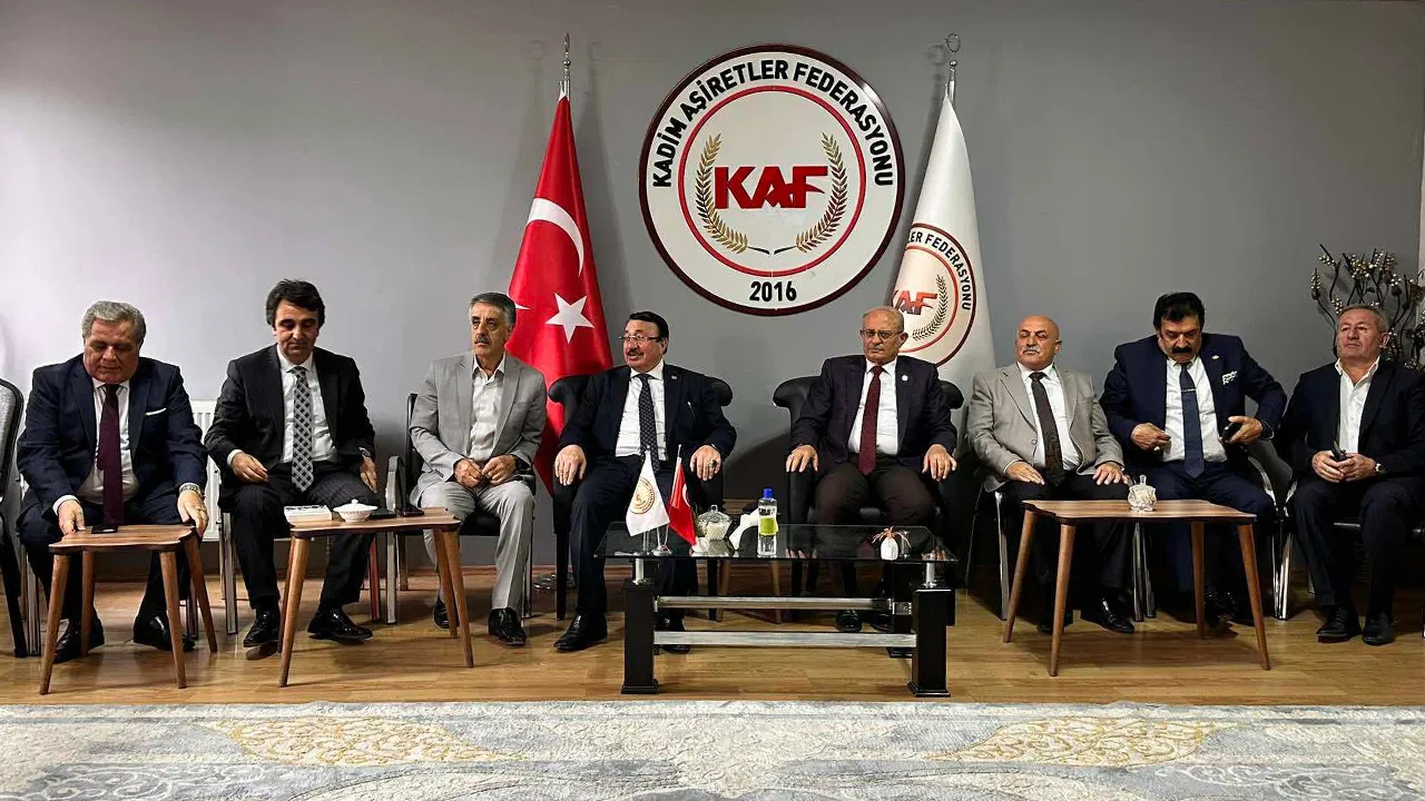 Van’daki aşiretlerden PKK’nin fesih kararı sonrası ‘sürece’ destek açıklaması: ‘Hepimiz aynı gemideyiz’