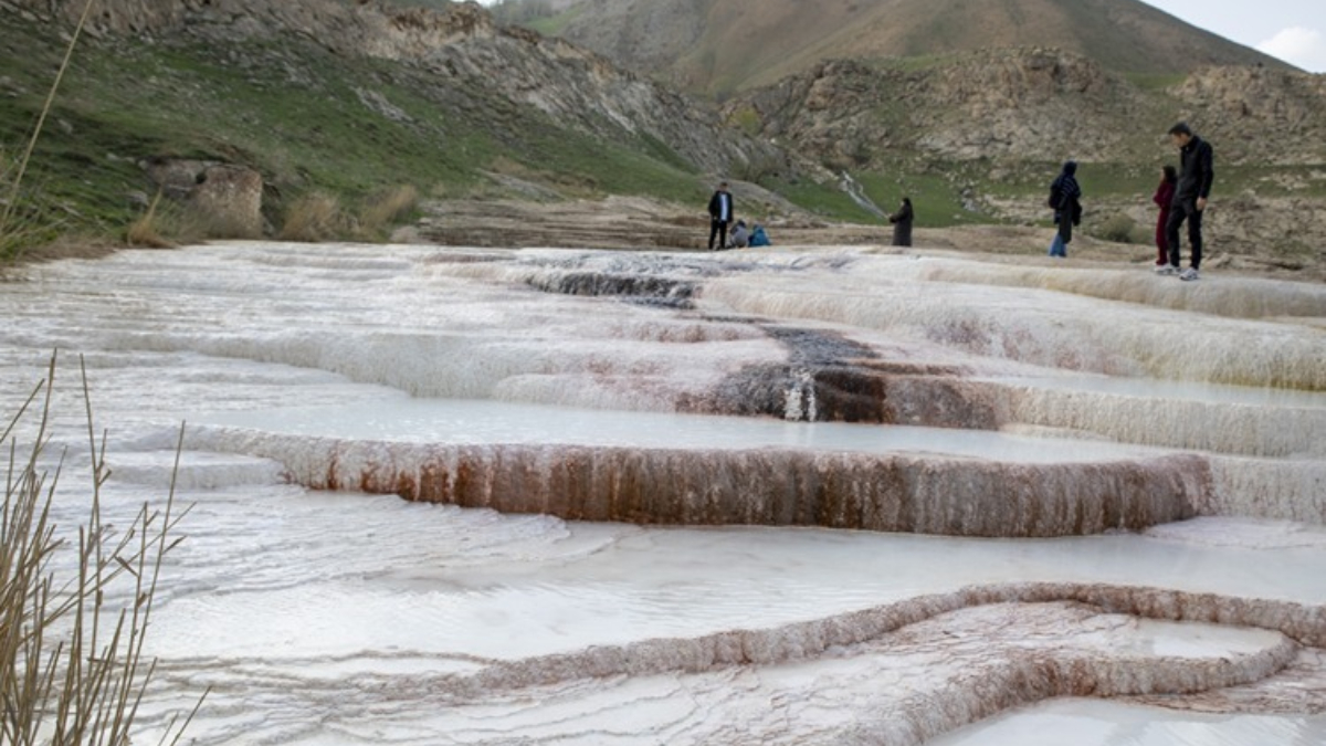 ‘Van’ın Pamukkale’si, doğaseverlere kapılarını açıyor