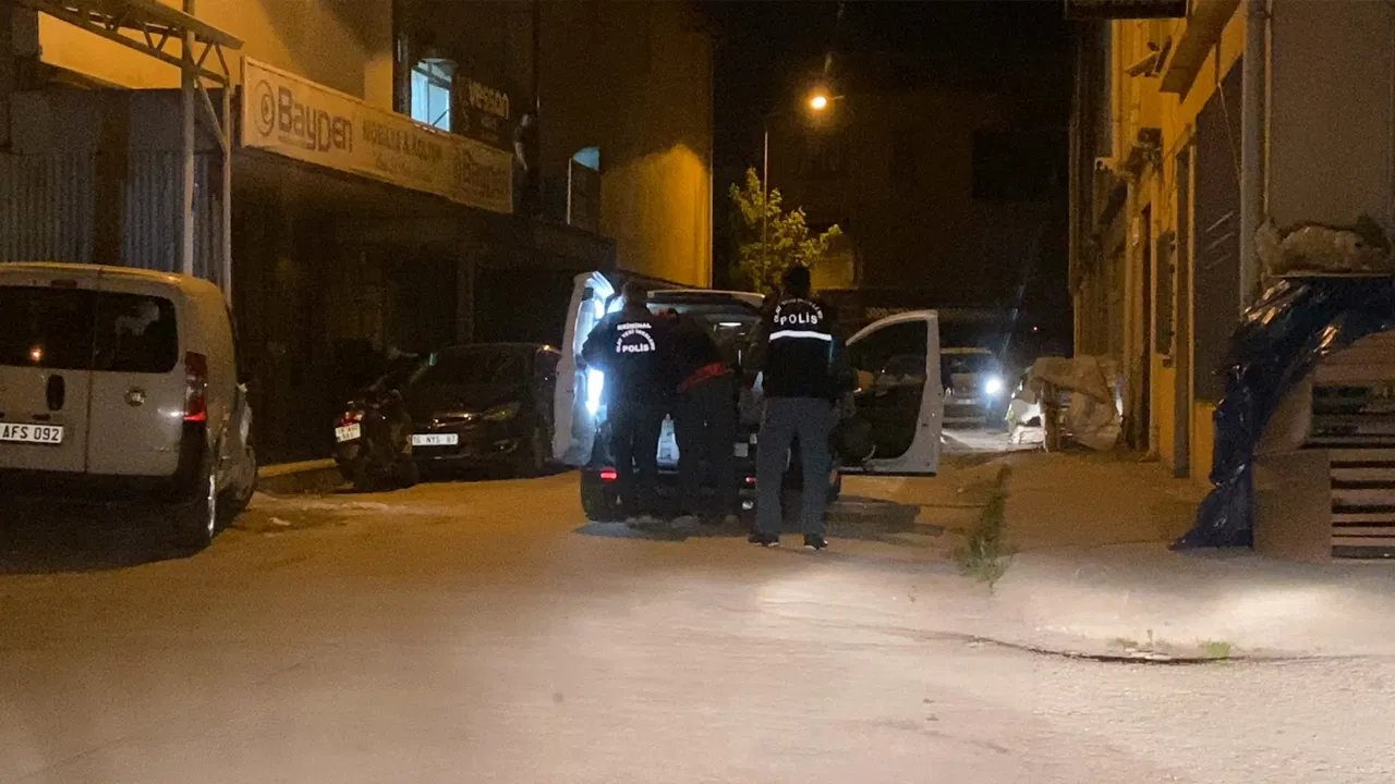 Yine alacak verecek meselesi! Bursa’da silahlı kavgada kan aktı: 2 kişi yaralandı