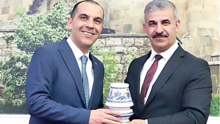 Yolsuzlukla yollanan rektöre Vali’den ‘teşekkür’ plaketi