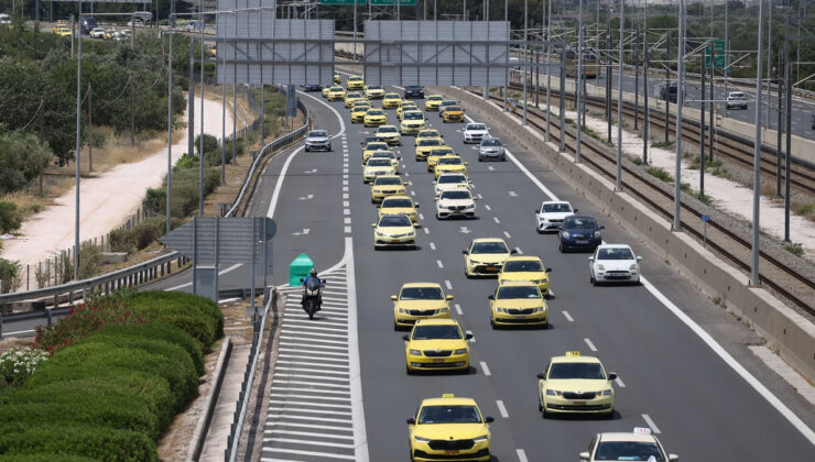 Yunanistan’nın başkenti Atina’da taksiciler grevde