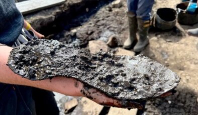 2 bin yıllık devasa ayakkabı keşfedildi: 50 numara olduğu tahmin ediliyor