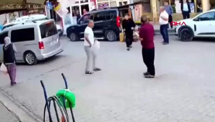 Adana 4.5 ile sallandı: Deprem anı kamerada!