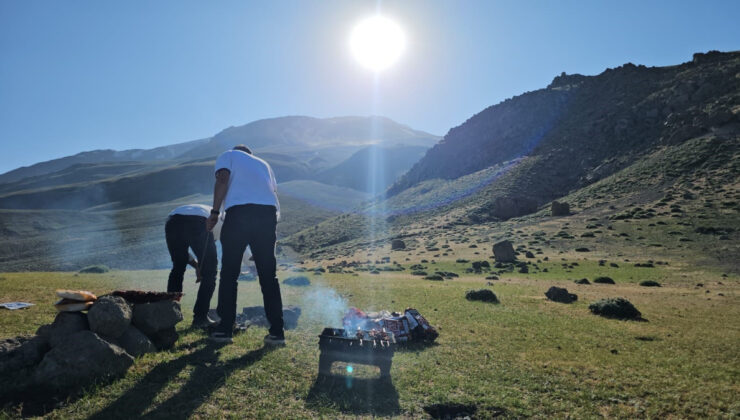 Adilcevaz’da sıcaklardan kaçış: Vatandaşların yeni rotası Süphan Dağı