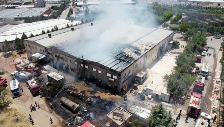 Adıyaman’da büyük yangın: Bitişikteki fabrikaya da sıçradı!