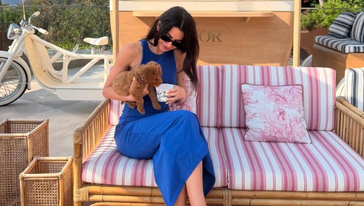 Aradığı aşkı bulamadı! Oyuncu Nesrin Cavadzade köpeğiyle tatile çıktı