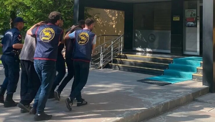 ‘Arı kovanı’ hırsızları Bayburt’ta yakalandı: 40 kovan sahibine teslim edildi