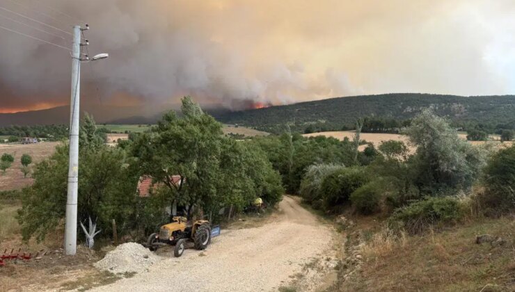 Bakan Yumaklı’dan orman yangınlarına ilişkin açıklama: ‘3 tane riskli yangın sürüyor’
