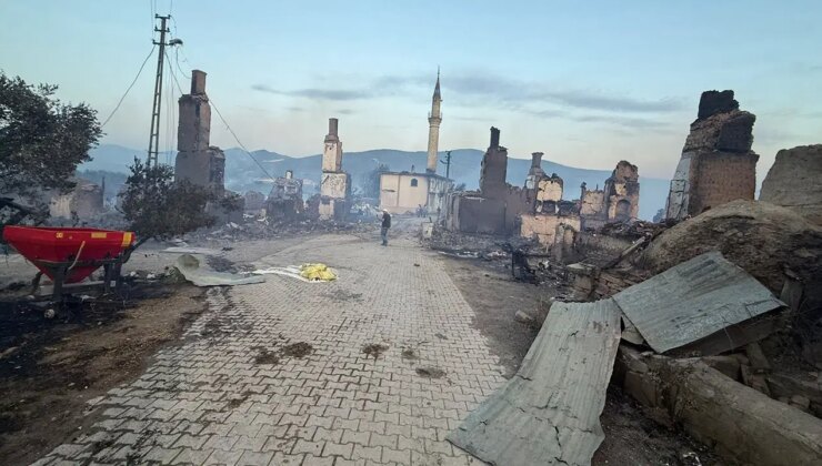Bilecik’teki orman yangını: Kaşıkçı Mahallesi tamamen kül oldu