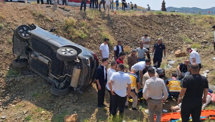 Bingöl’de otomobil şarampole devrildi: Yaralılar var!