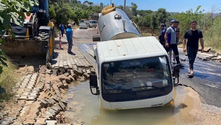 Bodrum’da panik anları! Ana isale hattı patladı: Yoldan geçen tanker çukura düştü!